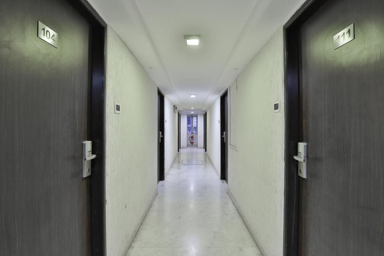 Oyo 2351 Hotel Golden Plaza Ahmedabad Exterior photo