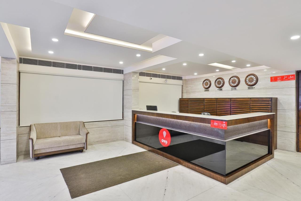 Oyo 2351 Hotel Golden Plaza Ahmedabad Exterior photo